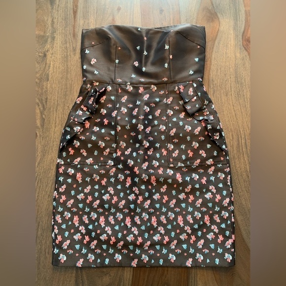 DKNY Dresses & Skirts - DKNY Strapless Dress Made in Italy Size 8 Black Pink Blue Flowers No Straps.